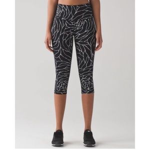Lululemon Wunder Under Hi-Rise 1/2 Tight  17"